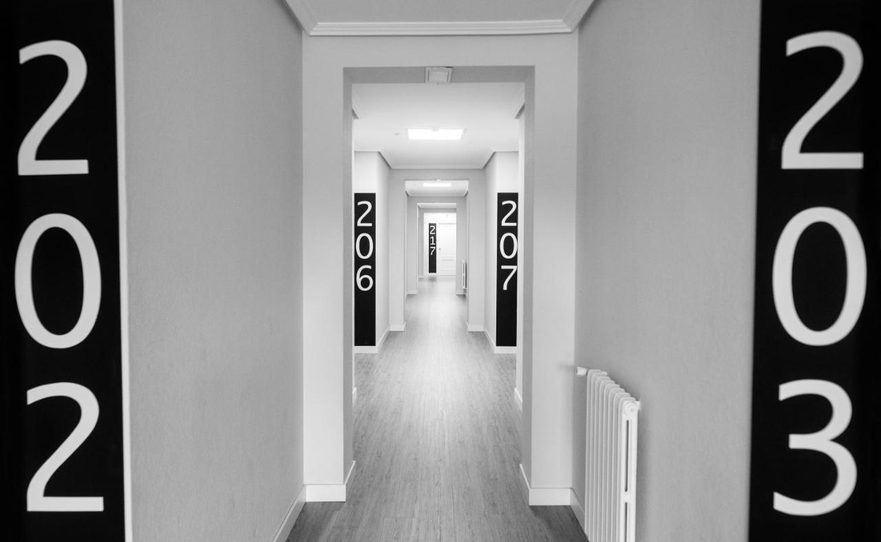 Residencia Hospital Del Rey Hostel Burgos Ngoại thất bức ảnh