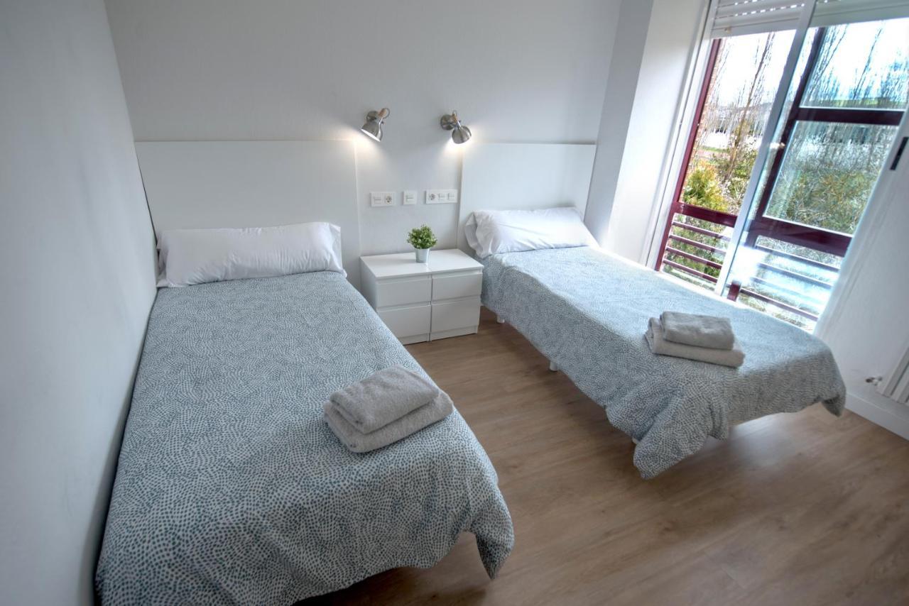 Residencia Hospital Del Rey Hostel Burgos Ngoại thất bức ảnh